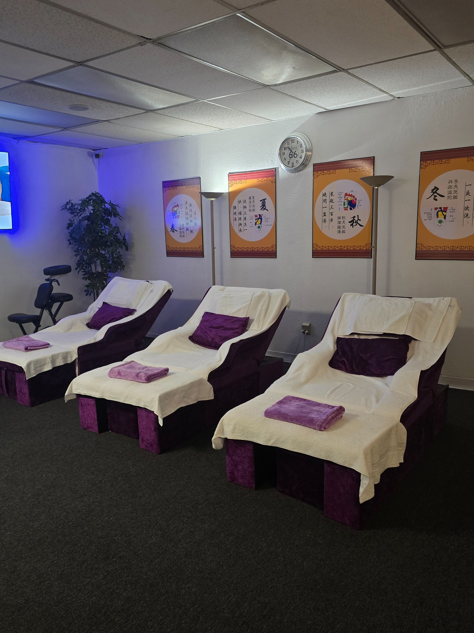 Foot massage in chair